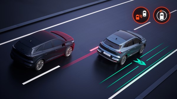 Renault Symbioz E-Tech full hybrid - détection arrière avec correction trajectoire d'urgence