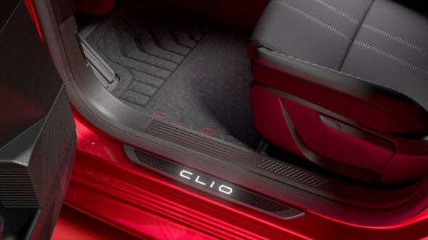 seuils de porte éclairés Renault Clio et tapis de sol textile ou caoutchouc - Renault Clio